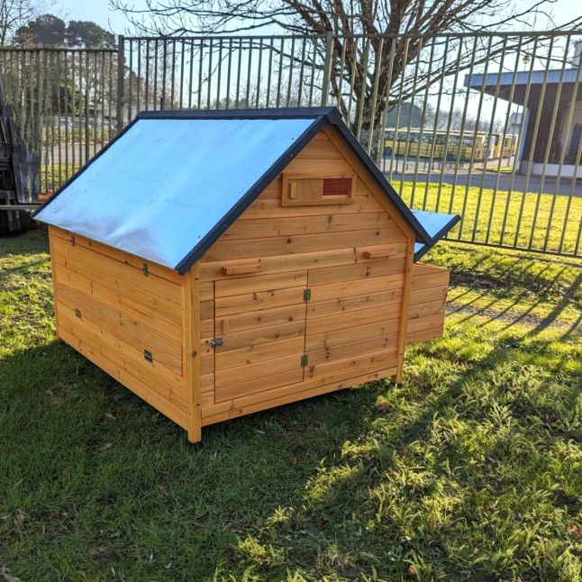 XXL Chicken Coop with Sheet Metal Roof