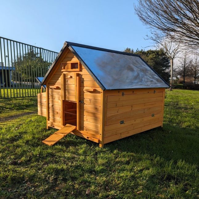 XXL Chicken Coop with Sheet Metal Roof