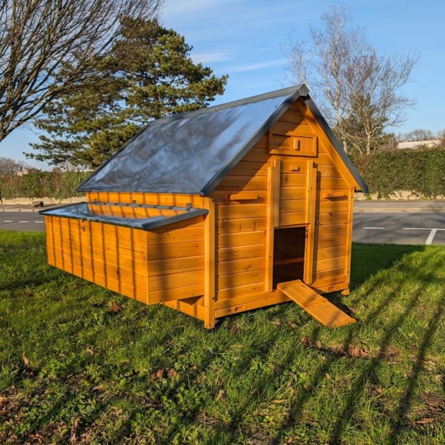 XXL Chicken Coop with Sheet Metal Roof