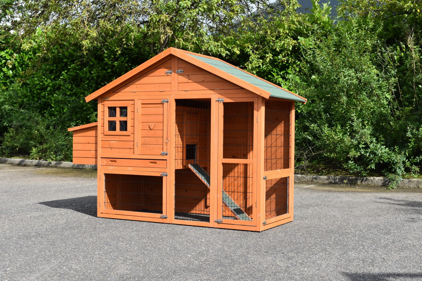 Holiday Medium Chicken Coop